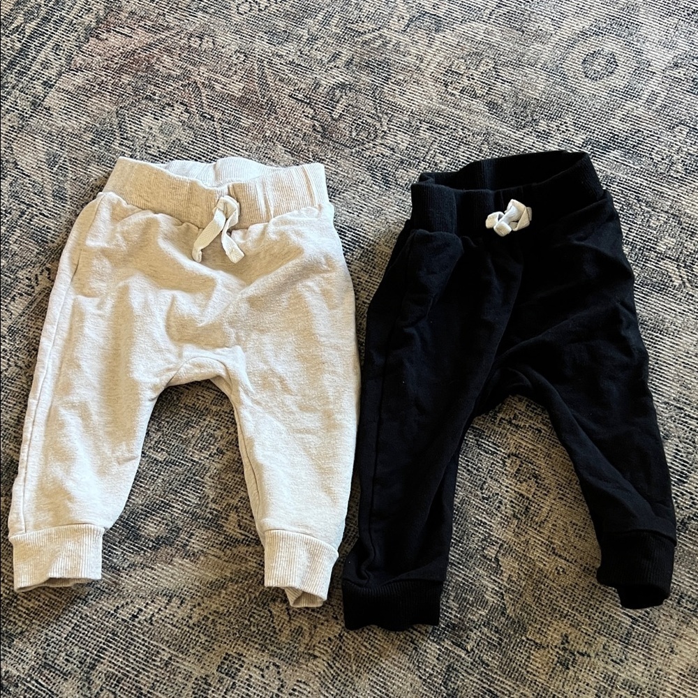 Gerber 6-9 Mo Comfy Kids Jogger Pants - Black and Cream